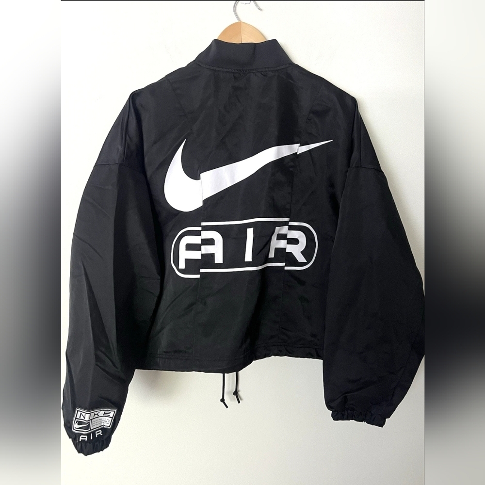 Nike Air Women's Oversized Woven Bomber Jacket Black Small FN1908-010